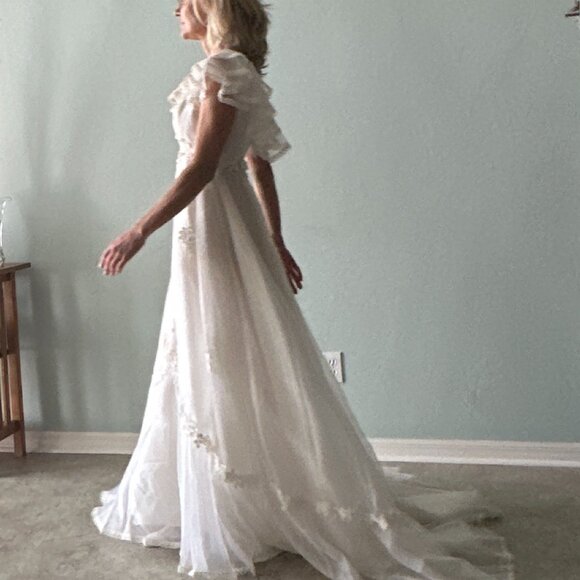 Vintage Wedding Dress - Picture 12 of 15